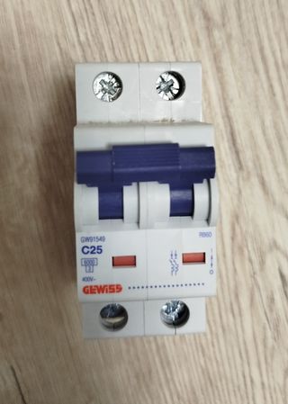 Interruptor magnetotérmico GEWISS C25