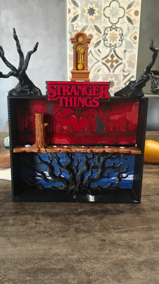 Espositore Stranger Things Kinderbo - Decorazione