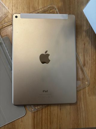 iPad Air 16GB Cellular Dorado
