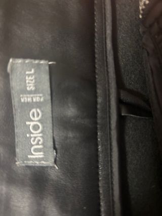 Falda negra efecto piel