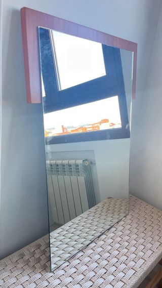 Mueble de baño madera con lavabo cristal