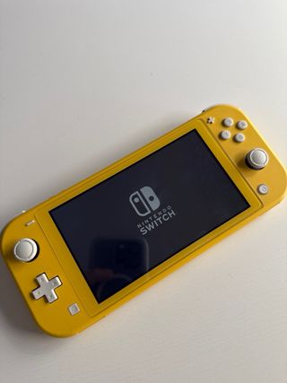 Nintendo Switch Lite Amarilla