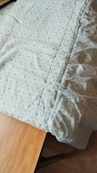 UN JUEGO DE sábanas para CUNA