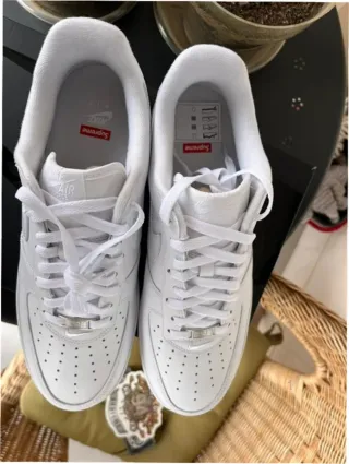 Nike Air Force 1 x Supreme Blanco