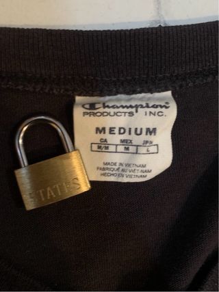 Camiseta Champion Manga Larga Vintage Negra