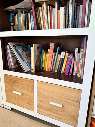 Due librerie in legno massello