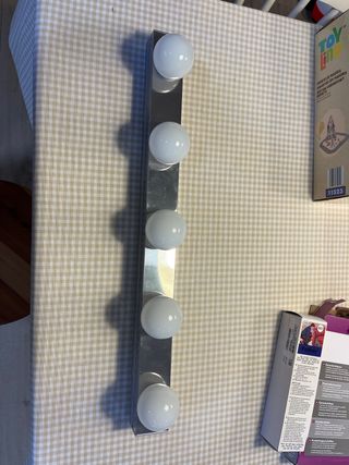 Lámpara de baño plateada con 5 luces