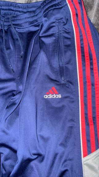 Pantalón chándal Adidas azul y rojo