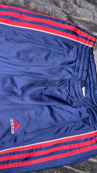 Pantalón chándal Adidas azul y rojo