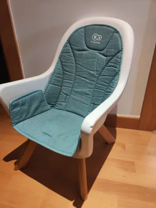 Trona Kinderkraft 2 en 1 con doble bandeja