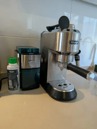 Cafetera Delonghi Dedica + Molinillo