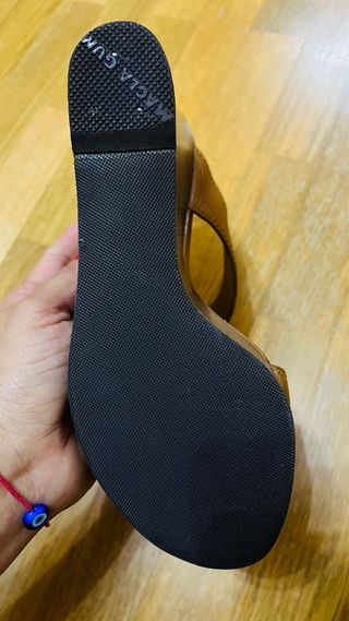 Sandalias Louis Vuitton Marrones y Doradas