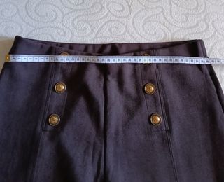 Pantalón ante marrón botones dorados