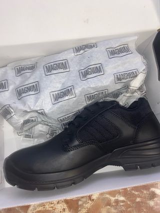 3 PARES Botas Magnum Y POSSTER