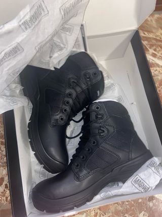 3 PARES Botas Magnum Y POSSTER