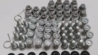 Se vende tornillos antirrobo VW GOLF MK7 AUDI SEAT