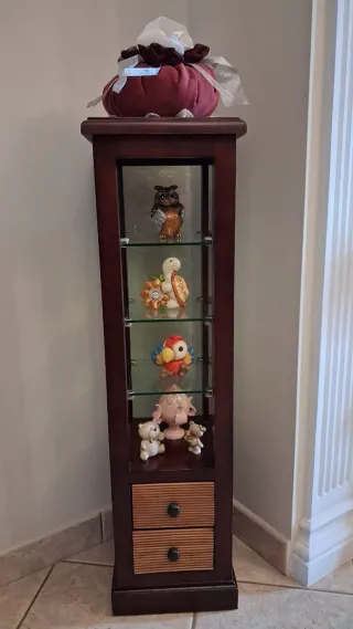 Vetrinetta cristalliera in legno