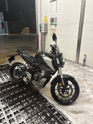Honda CB125r Negra