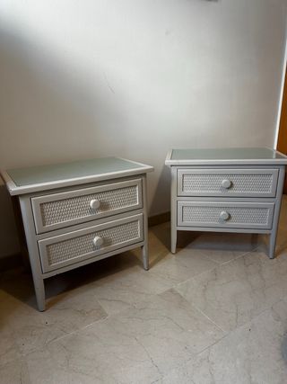 Due comodini bianchi da 20€