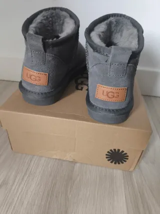 Botas UGG grises