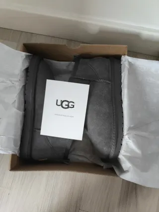 Botas UGG grises
