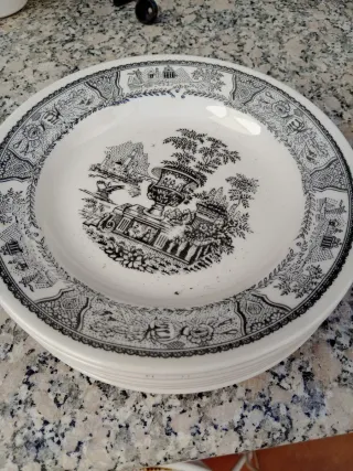 Lote de platos antiguos decorados