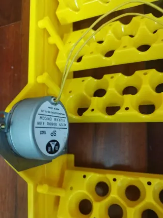 Bandeja Volteo Huevos Codorniz 132 Huevos 12V