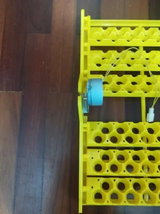 Bandeja Volteo Huevos Codorniz 132 Huevos 12V