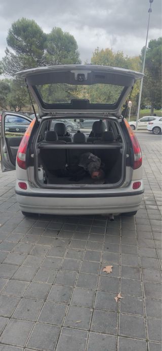 Nissan Almera tino 2005