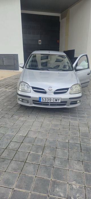 Nissan Almera tino 2005
