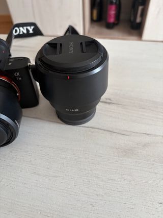 Cámara Sony a7 con 2 objetivos