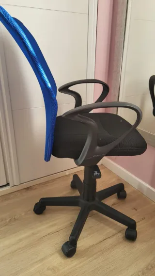 Silla de oficina infantil/juvenil, con ruedas azul