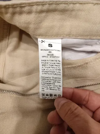 Pantalones beige anchos