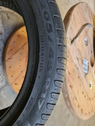 Vendo 2 Neumáticos en perfecto estado