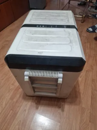 Nevera Portátil Doble Compartimento