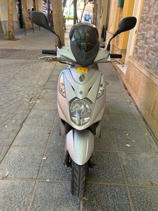 Moto SYM 125cc en buen estado