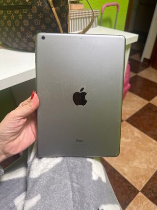 Apple iPad Plata Modelo: A1474