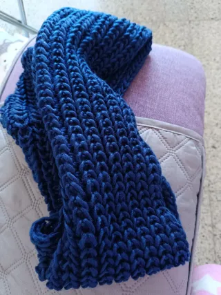 Buff mujer azul tejido grueso