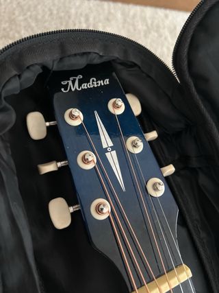 Guitarra cadete azul oscuro con funda