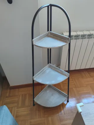 Estantería esquinera