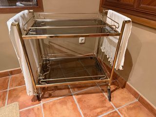 Camerino de cristal y metal dorado