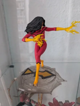 Figura Diamond Gallery Marvel spider-woman