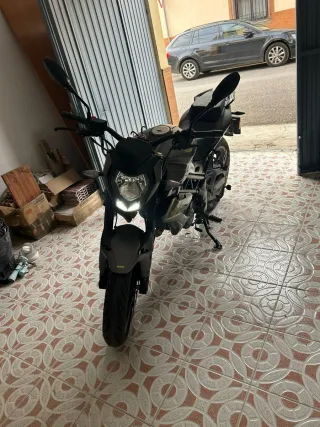 Moto Benelli BN 125 cc, 2023, 6000km como nueva