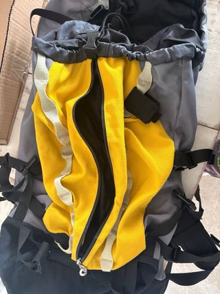 Mochila Boomerang Alpin 45 Gris y Amarilla