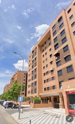 Se alquila plaza de garaje