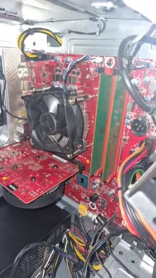 PC HP Omen 880 *LEER DESCRIPCIÓN*