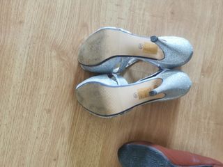 Zapatos de tacón Xti marrones dos pares