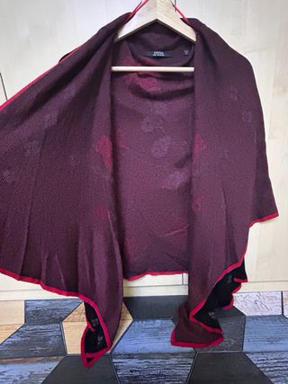 Chaqueta Guess Negra y Roja