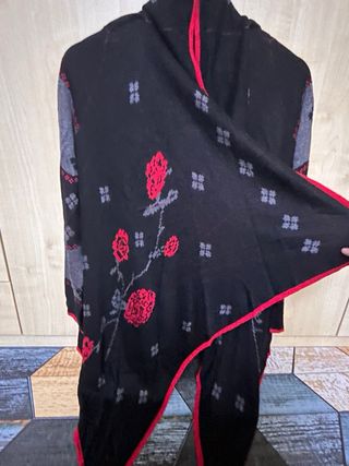 Chaqueta Guess Negra y Roja