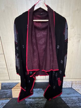 Chaqueta Guess Negra y Roja